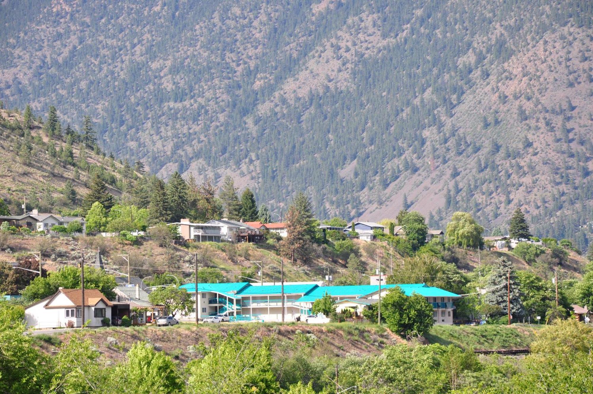 Canadas Best Value Inn Mile-0-Motel Lillooet Extérieur photo